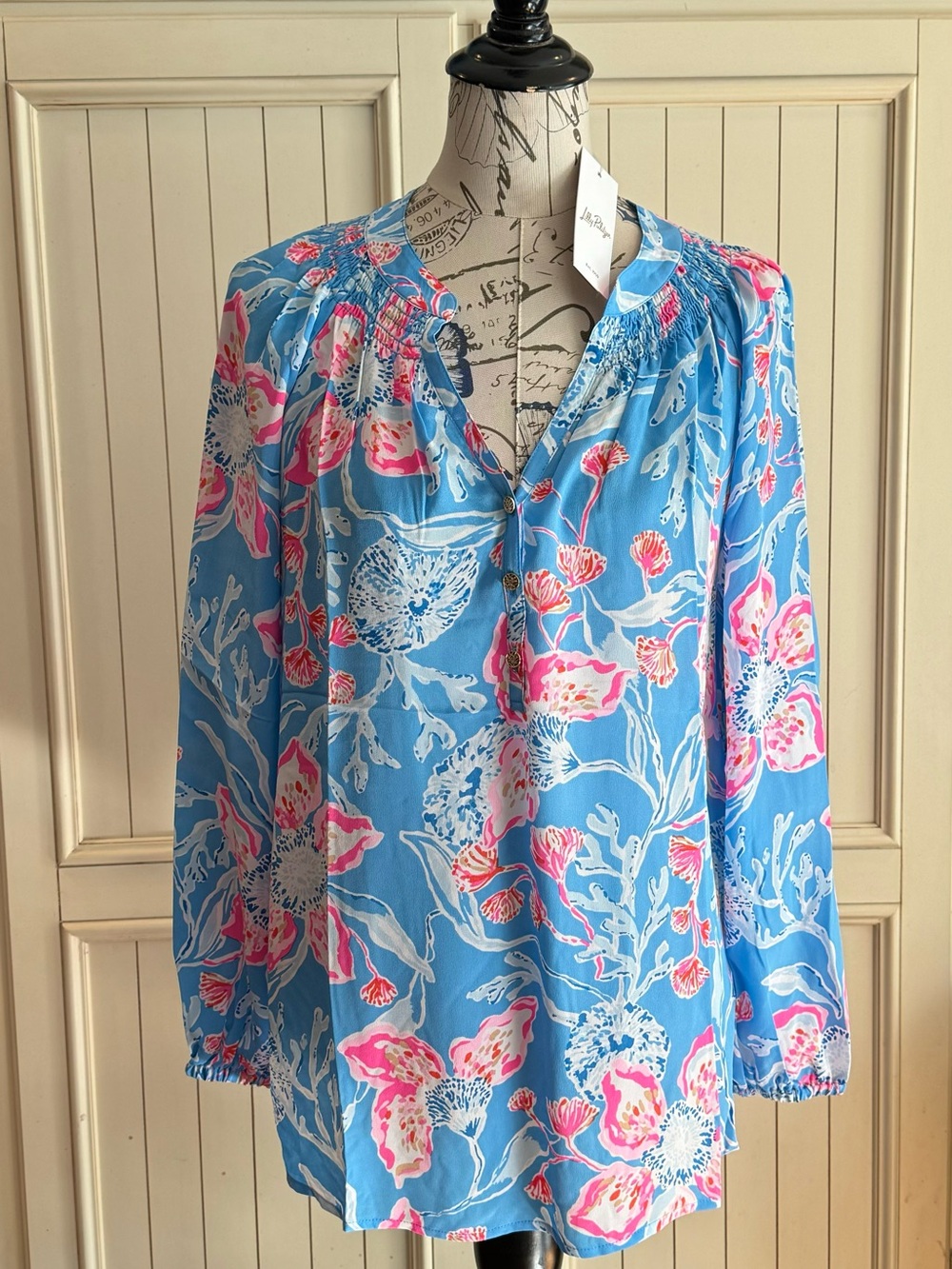 NWT Lilly Pulitzer Elsa top. Size large. Tags still on it!